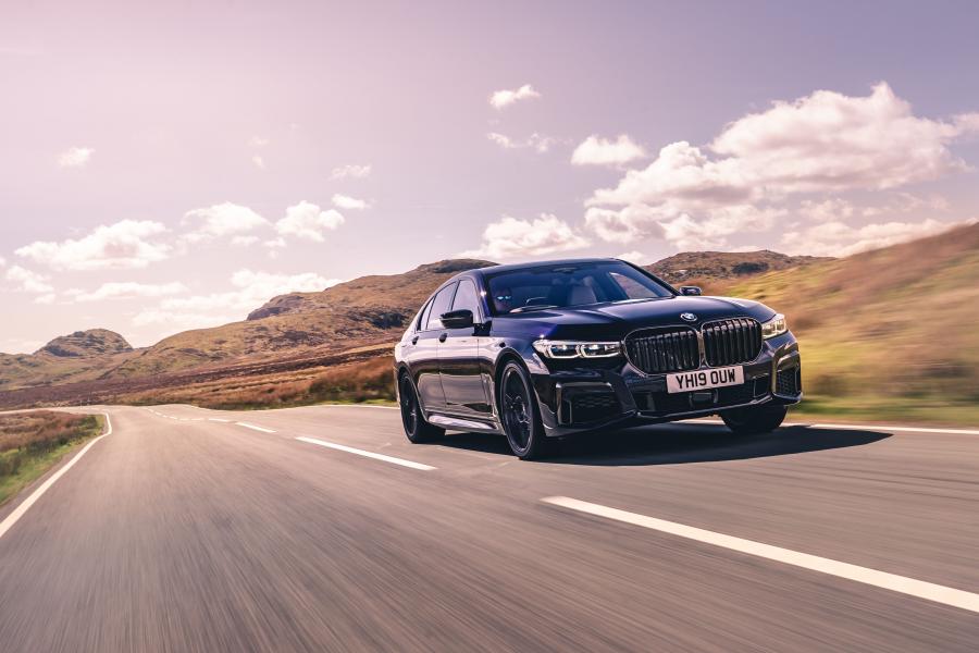  BMW 750i xDrive M Sport (G11) 2019 года  (UK) (фото 12 из 34)